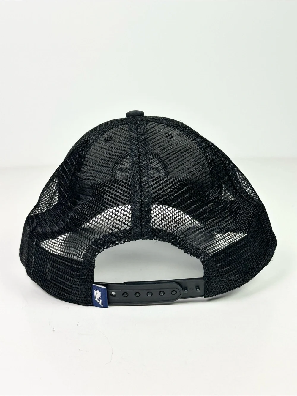 Vineyard VinesBlack Camo Whale Dot Performance Trucker Hat NEVER WORN